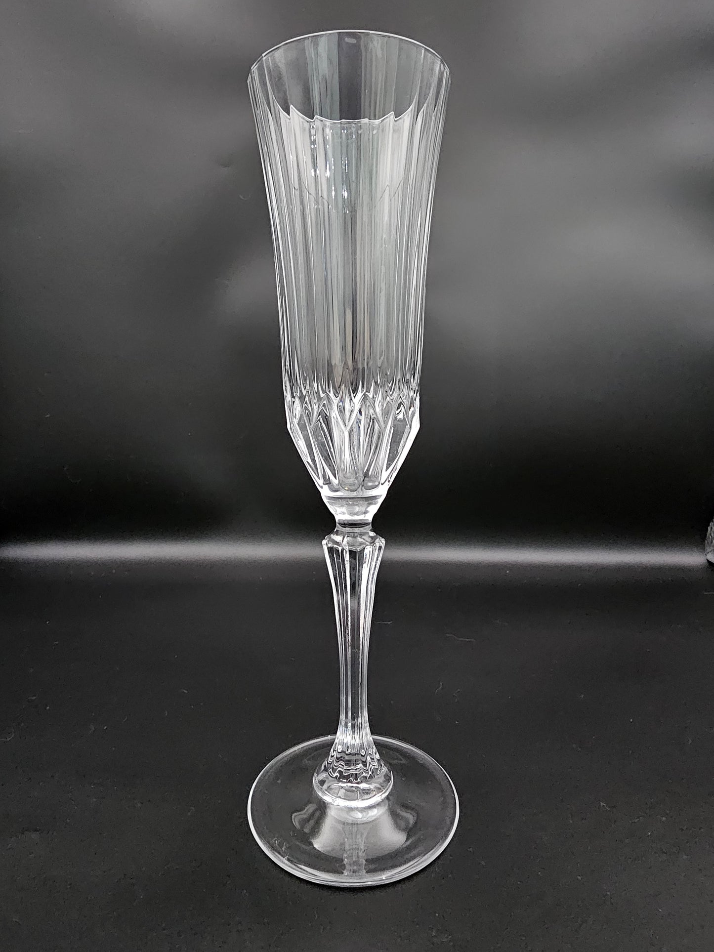 Set of 6 Vintage tall Crystal Champagne Flutes. 24.5cm