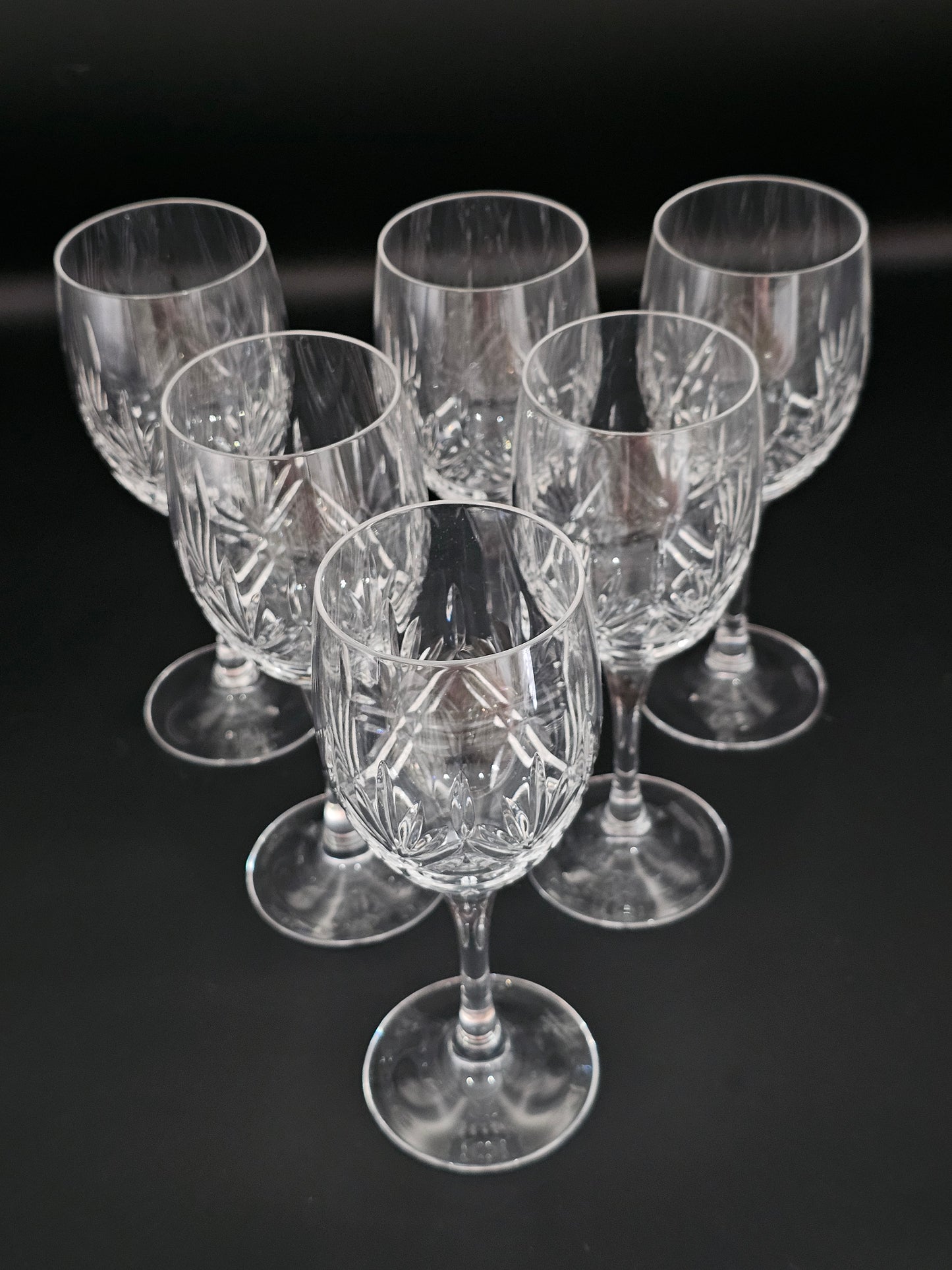 Edinburgh Crystal Serenade Pattern set of 6 Crystal wine glasses. 200ml. Boxed.