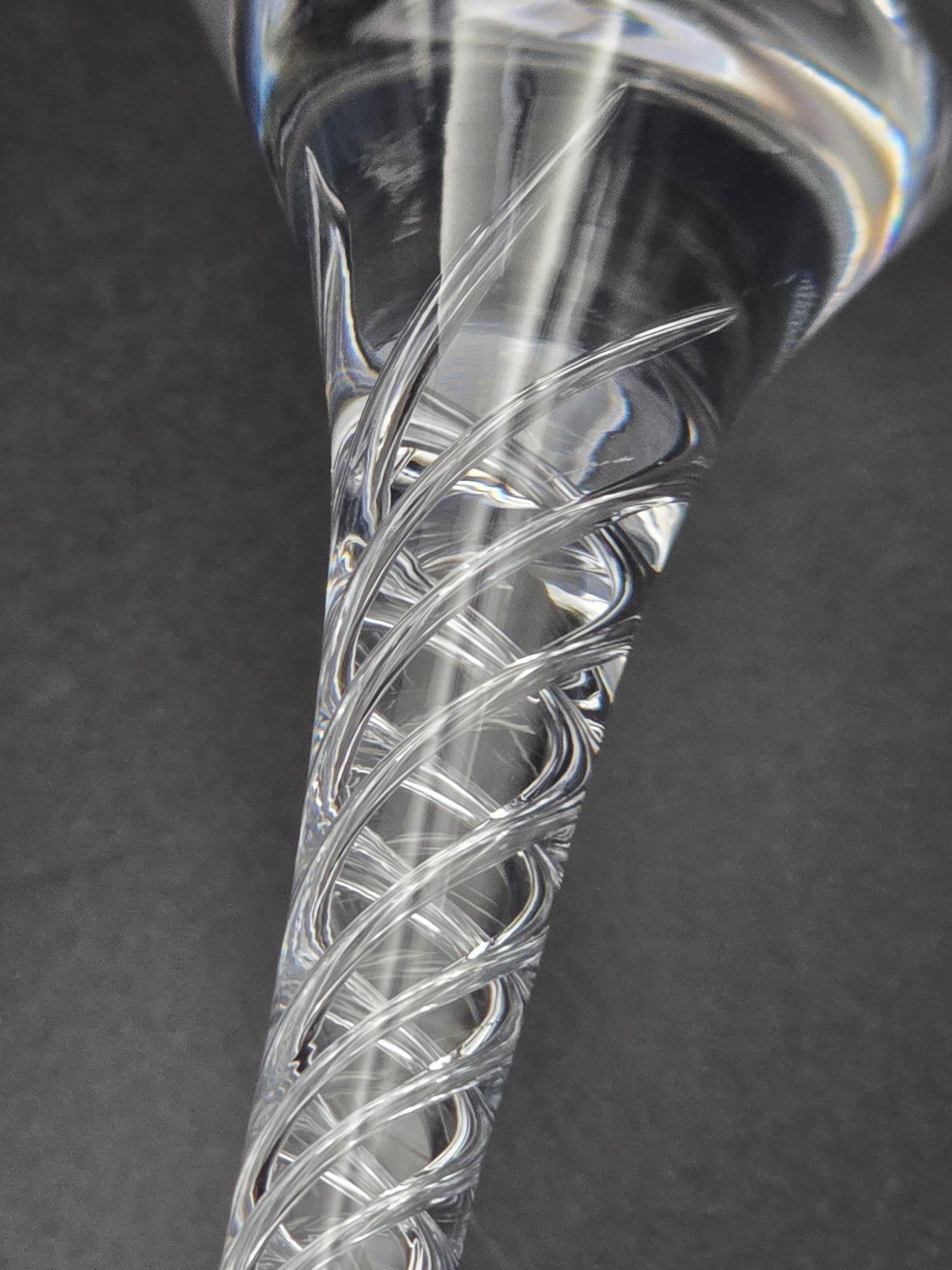 Set of 6 large air twist long stemmed Wine glasses 330ml 23.5cm tall.