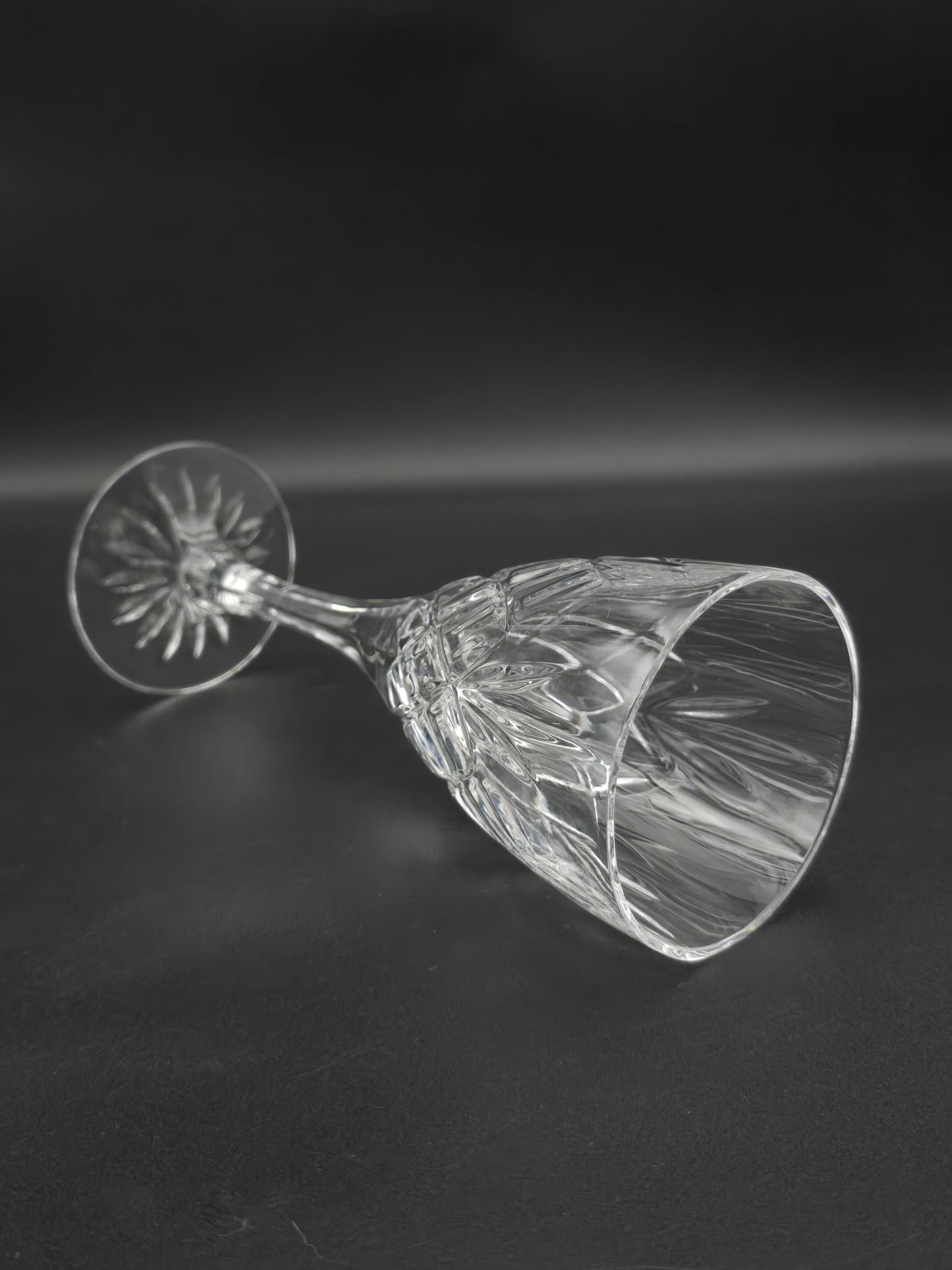 Single Royal Doulton tall Crystal wine glass 200ml 20cm tall