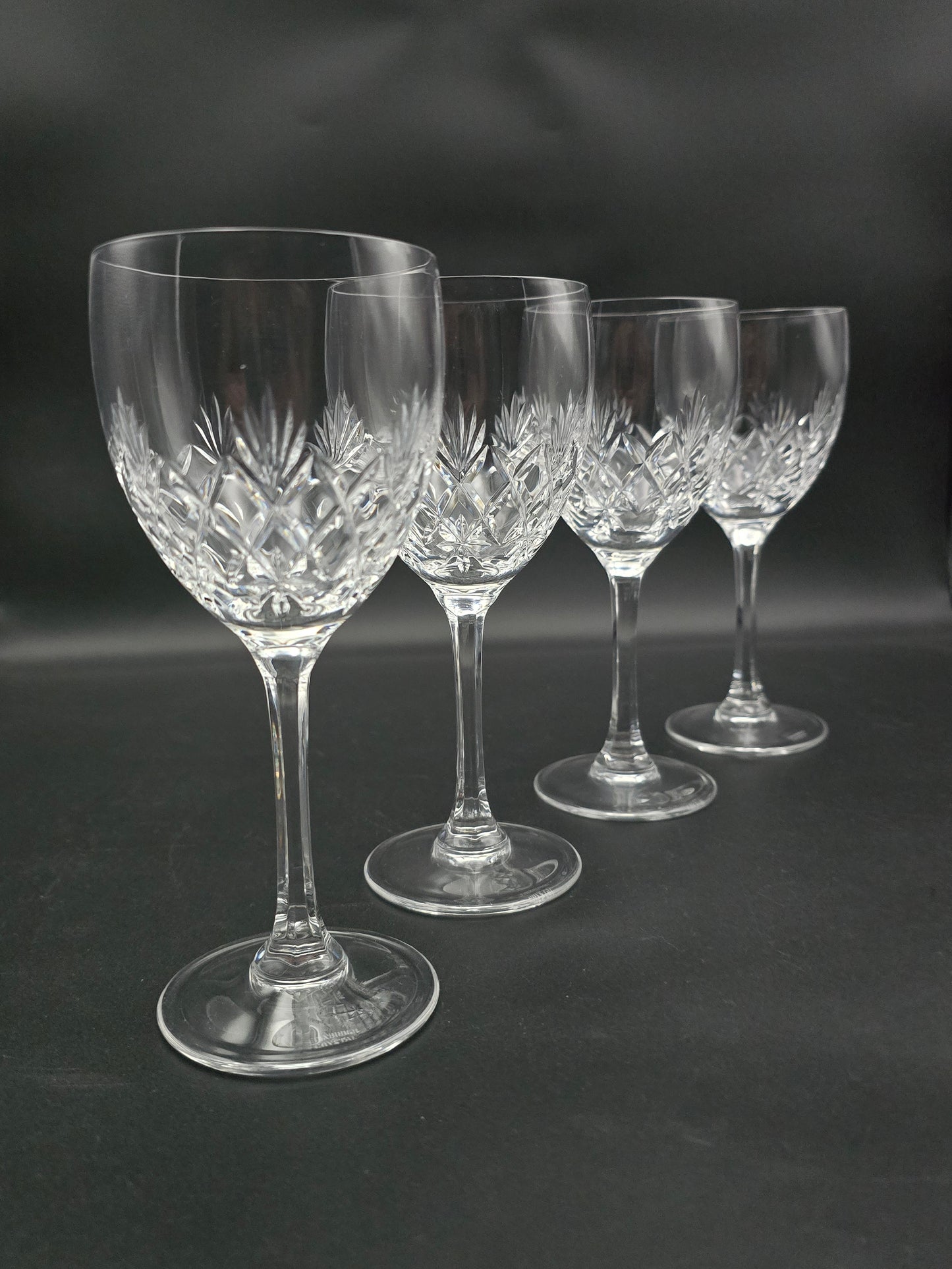 Set of 4 Edinburgh Crystal Kelso Pattern Crystal wine glasses 250ml