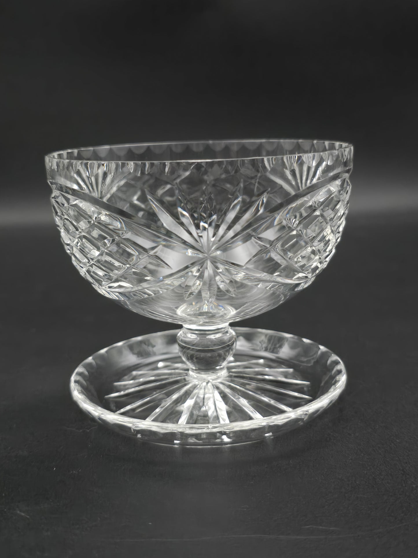 Beautiful vintage set of 6 Lipped Crystal starter or dessert saucer bowls