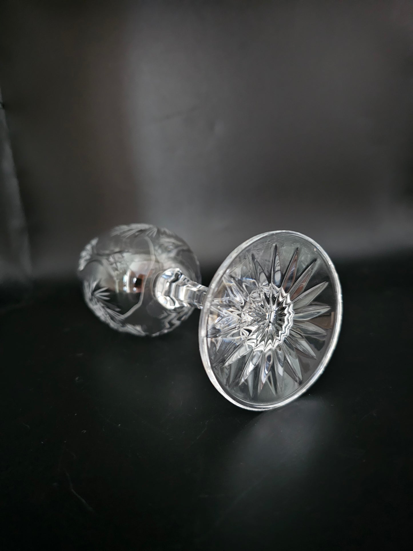 Set of 6 Large Crystal Wine Glasses. 225ml 16.5cm tall