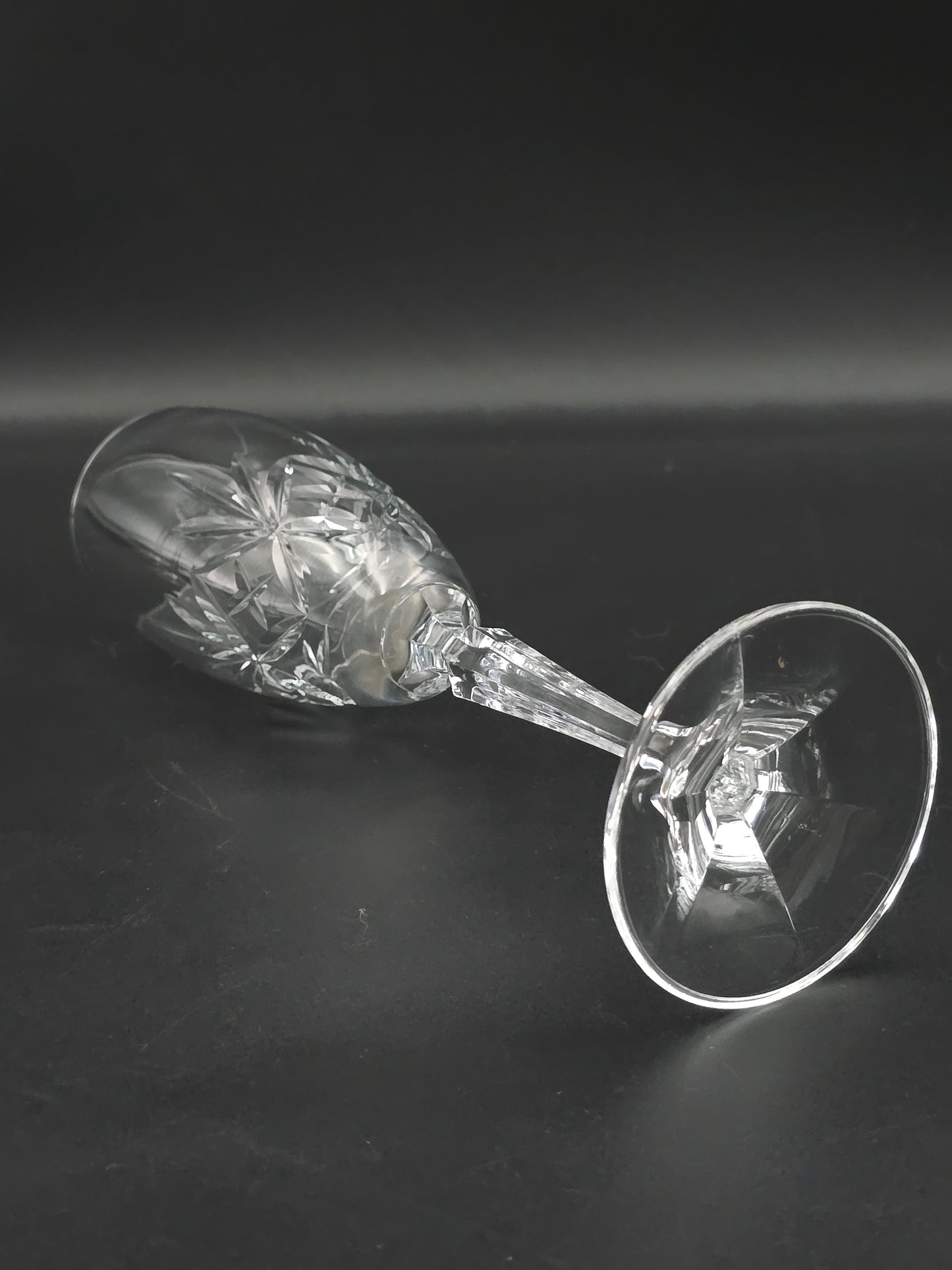 Set of 6 Tall Crystal Champagne Flutes. 23cm tall. 200ml