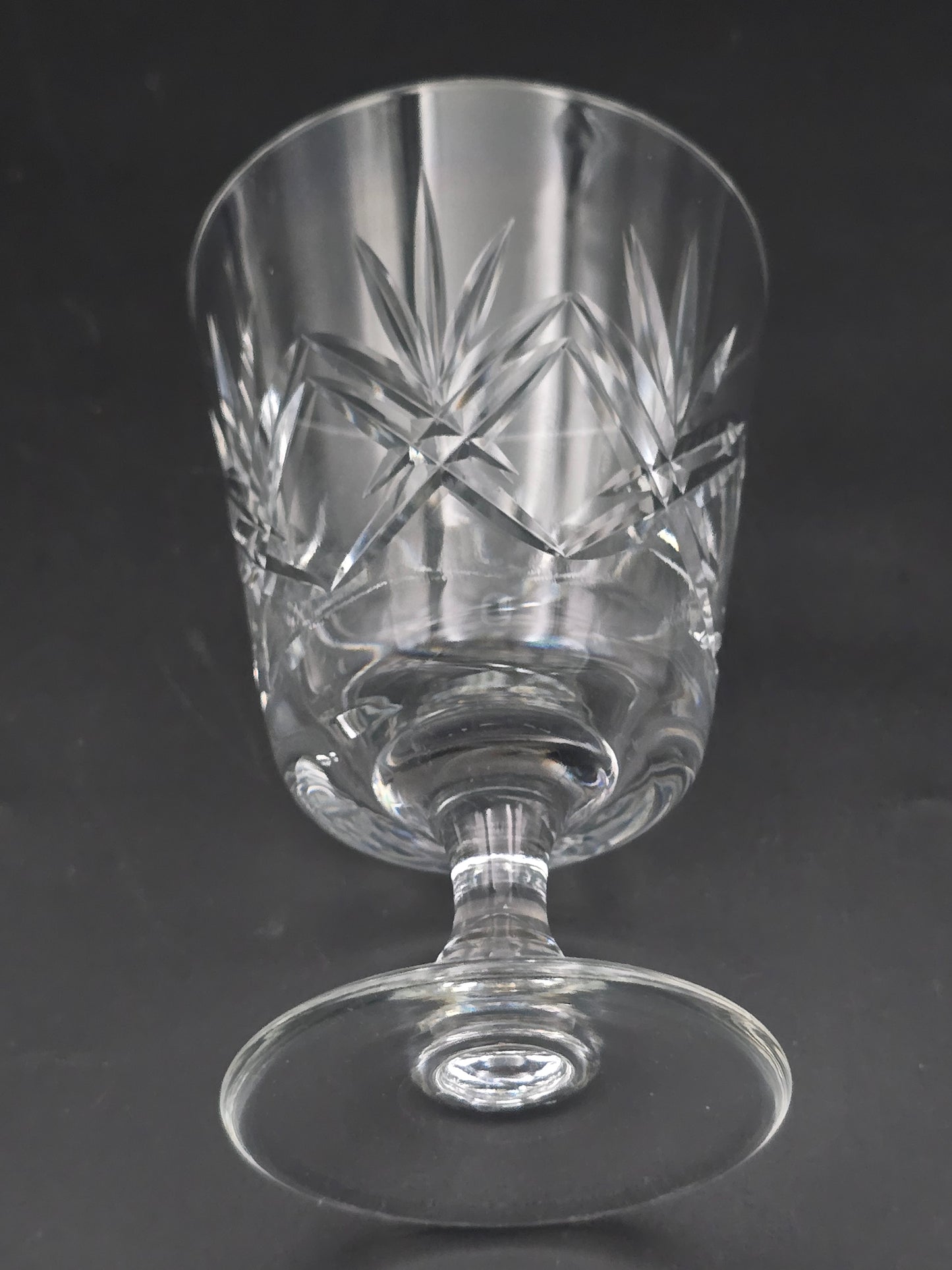 Set of 5 vintage Crystal wine glasses. 200ml.