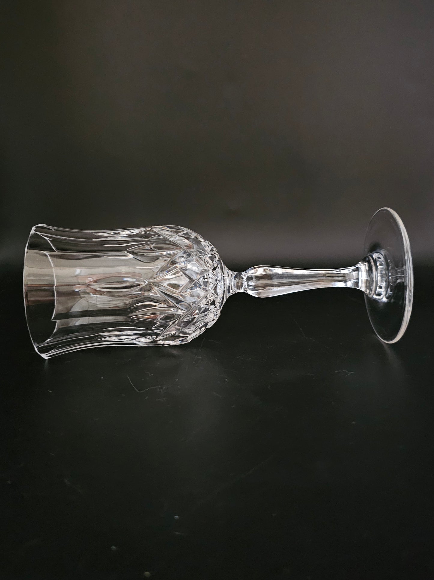 Set of 4 tall, Large Vintage Crystal Wine Glasses. 200ml. 19cm tall