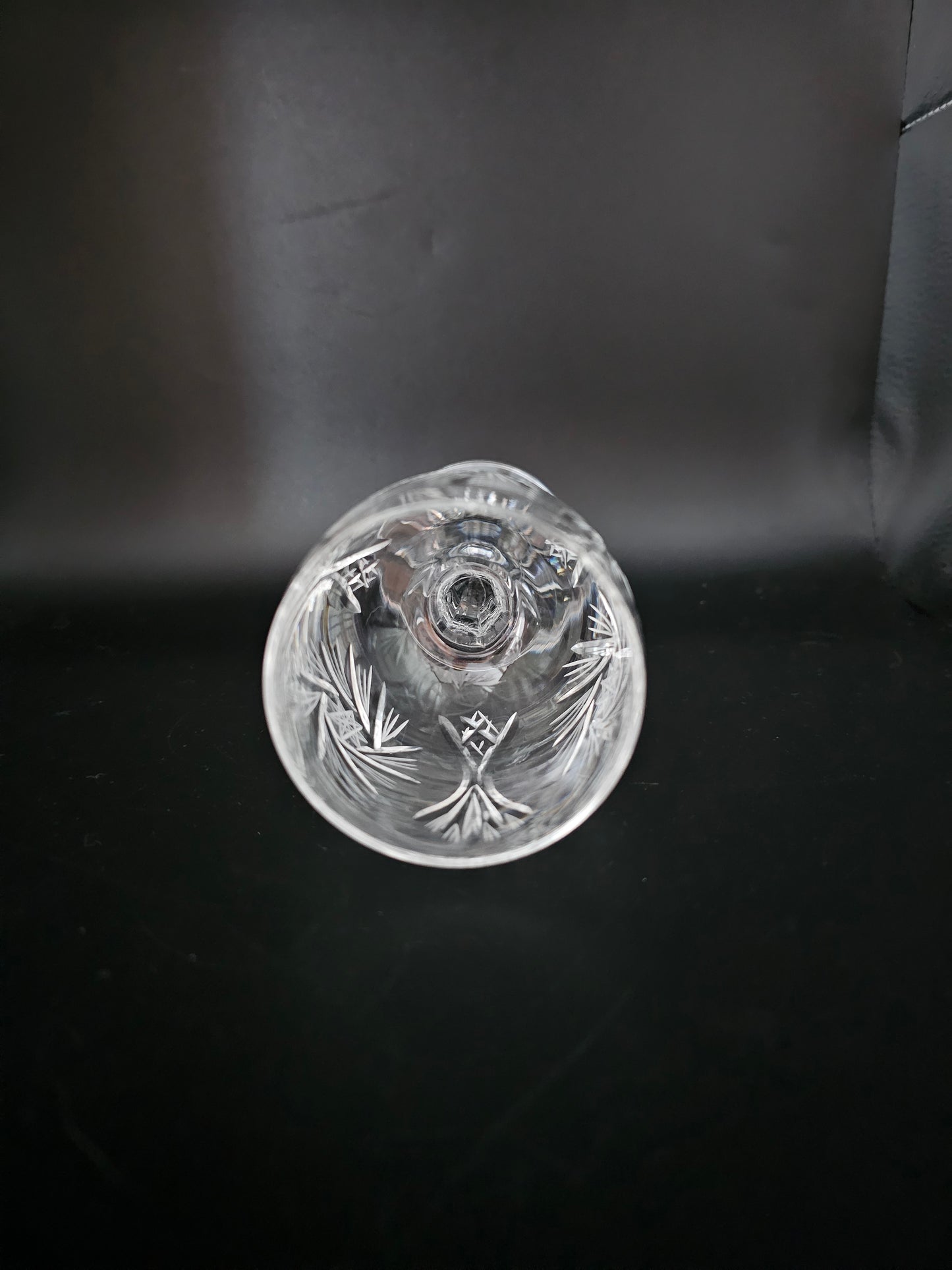 Set of 6 Large Crystal Wine Glasses. 225ml 16.5cm tall