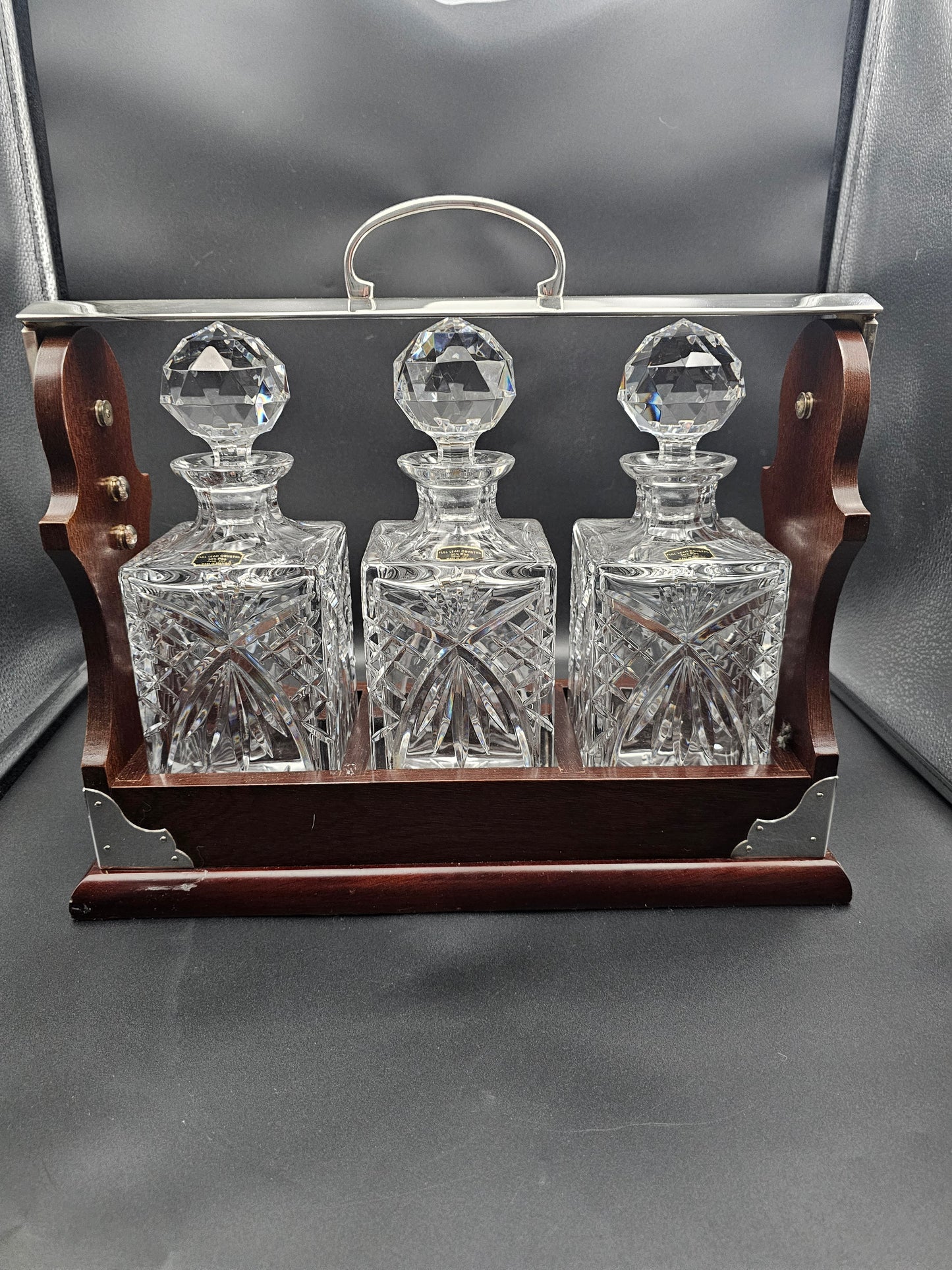 Beautiful Mahogany Triple Decanter Tantalus PB&S made in England