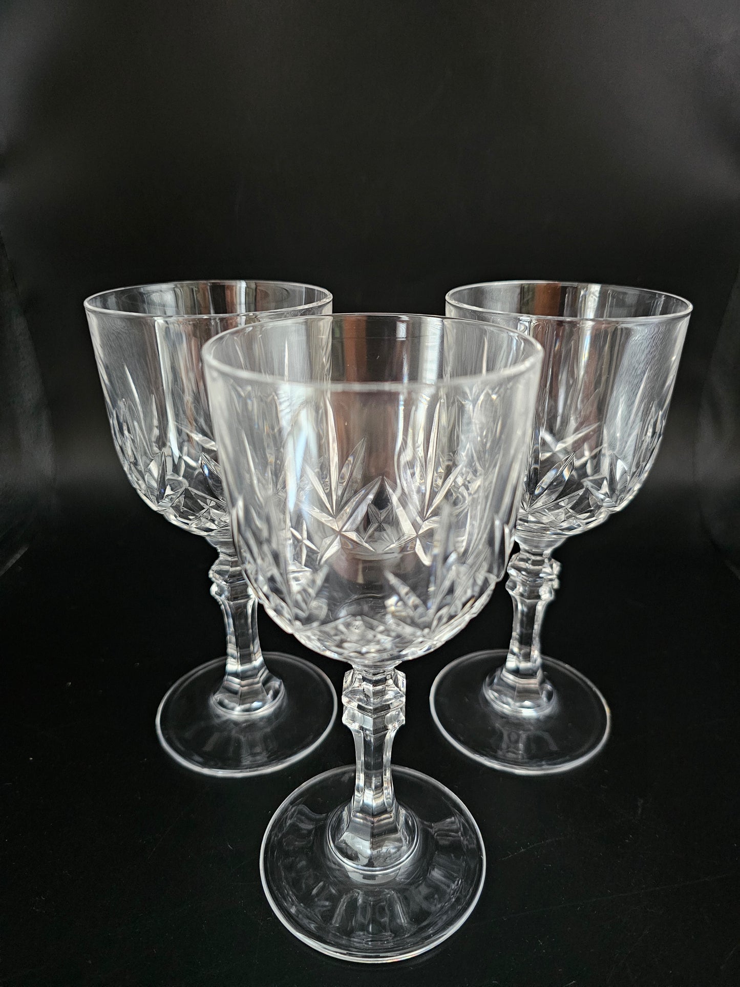 Elegant trio Crystal Wine Glasses 175ml