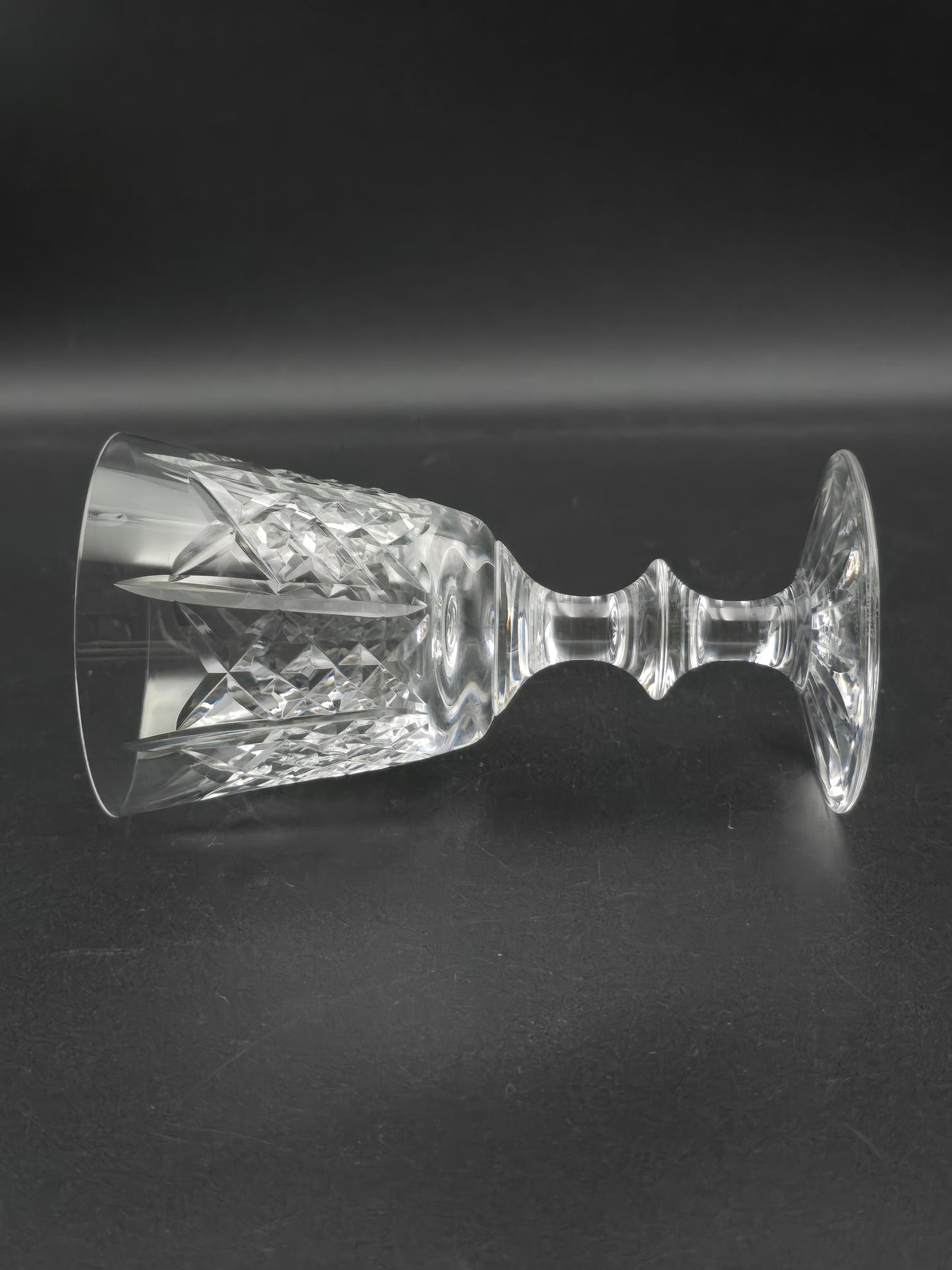 Set of 4 Edinburgh Crystal Highland pattern small Crystal wine glasses 150ml. 13.5cm tall