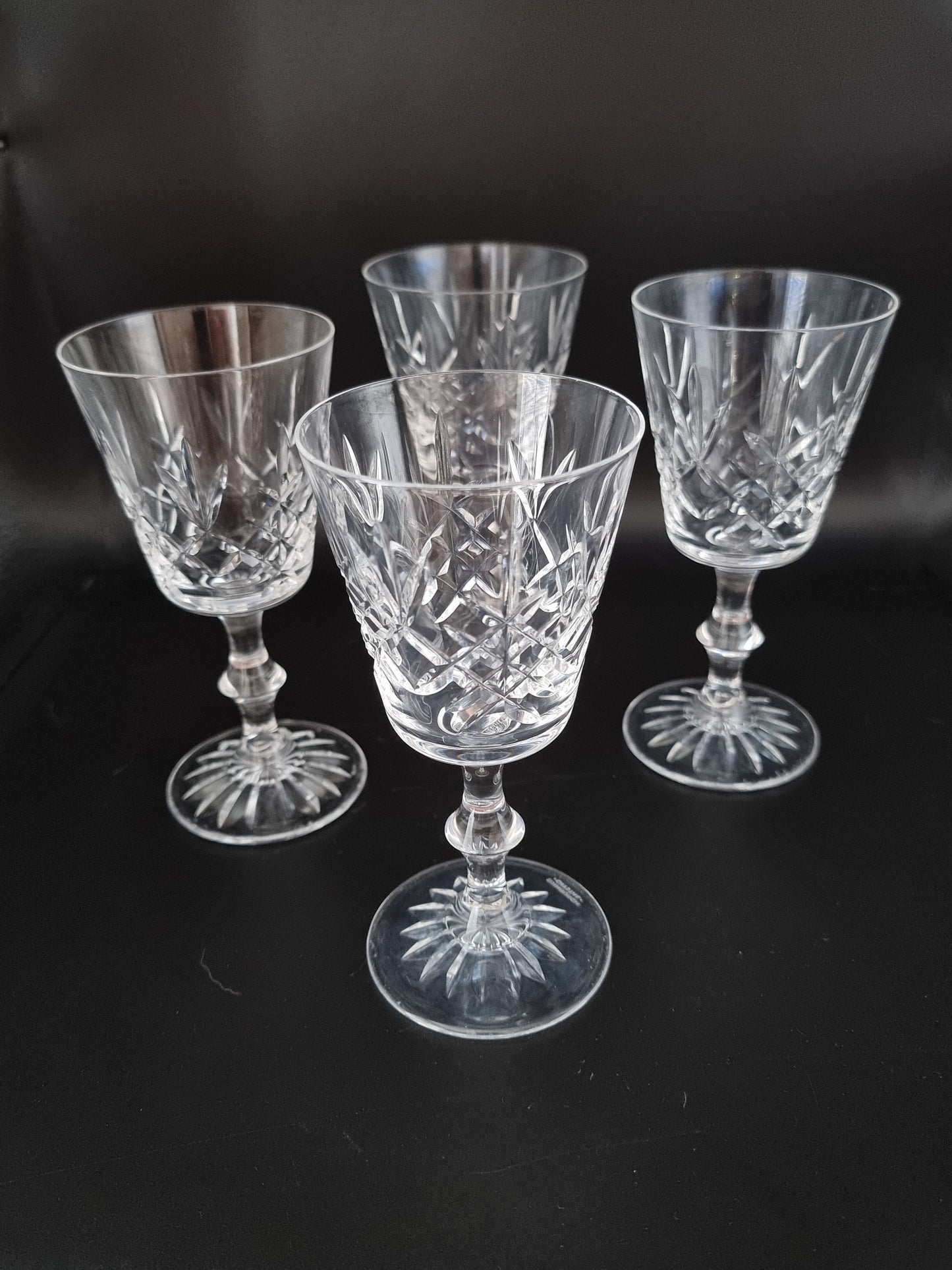 Edinburgh Crystal Lomond Pattern, stunning vintage set of 4 Wine Glasses.