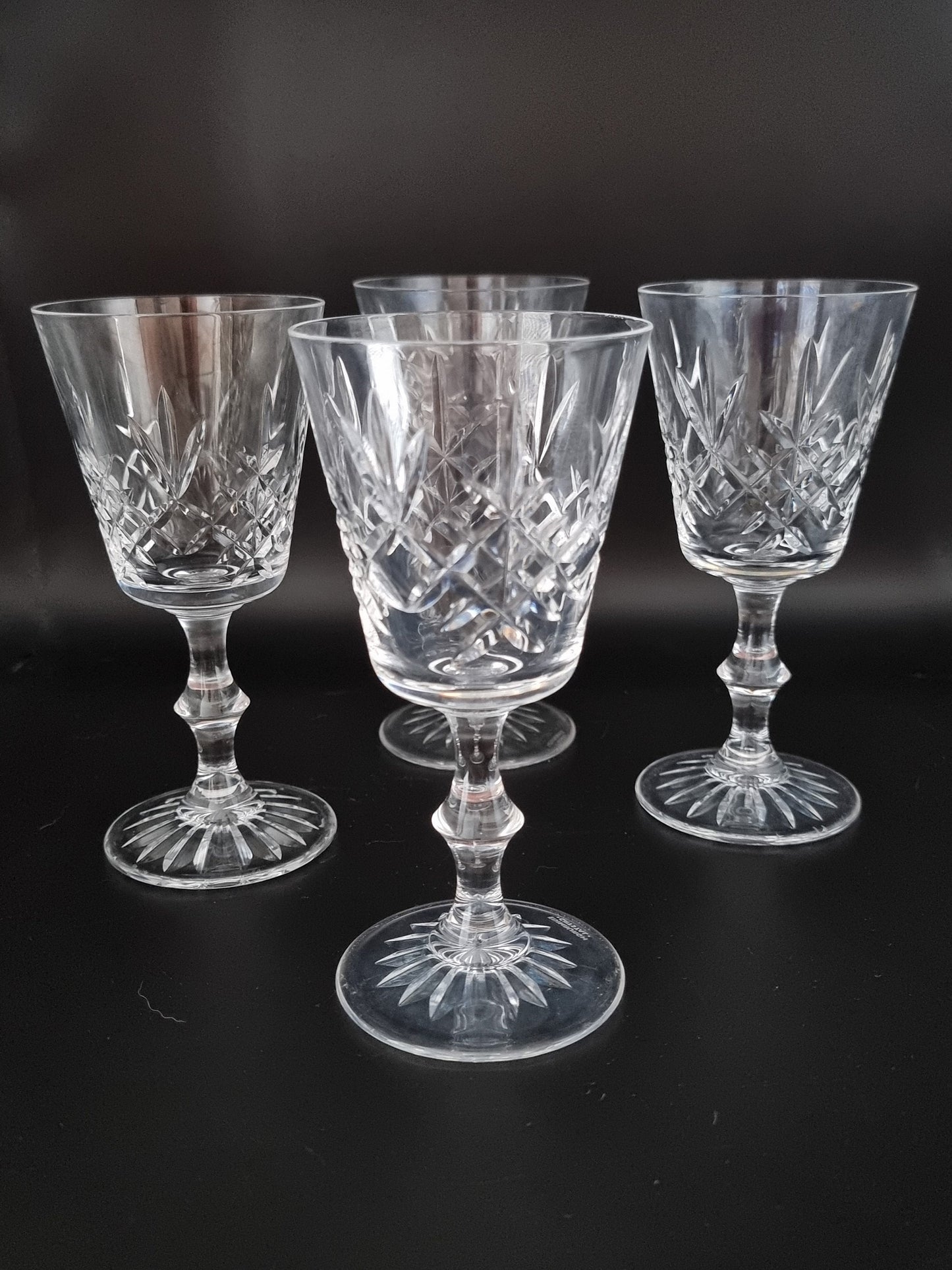 Edinburgh Crystal Lomond Pattern, stunning vintage set of 4 Wine Glasses.