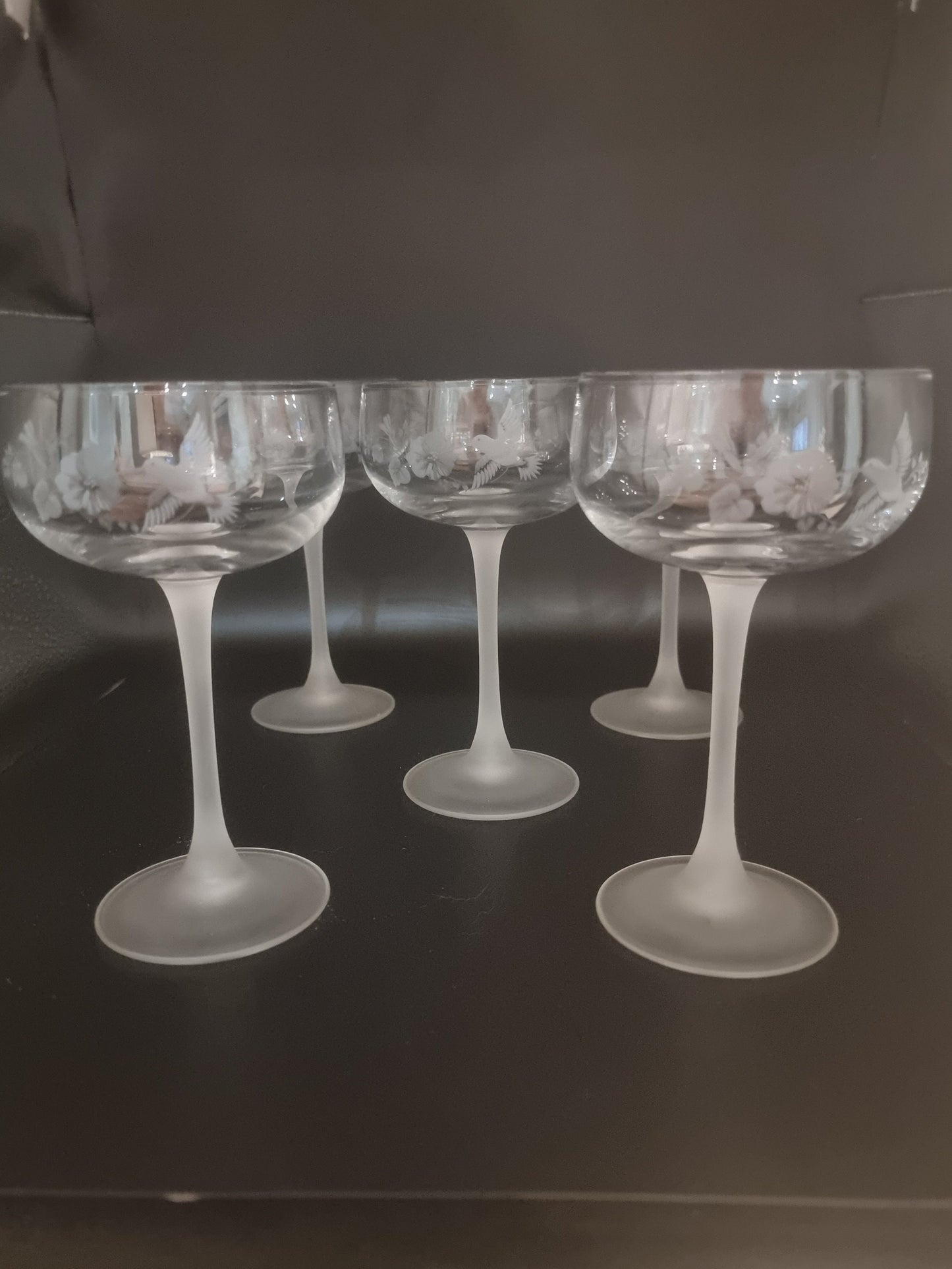 Stunning vintage Avon hummingbird Crystal champagne coupes - Set of 5