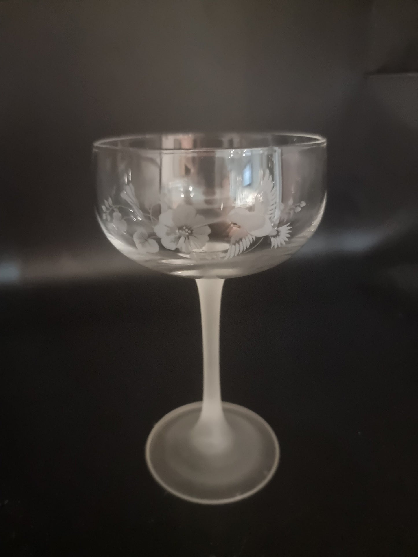 Stunning vintage Avon hummingbird Crystal champagne coupes - Set of 5