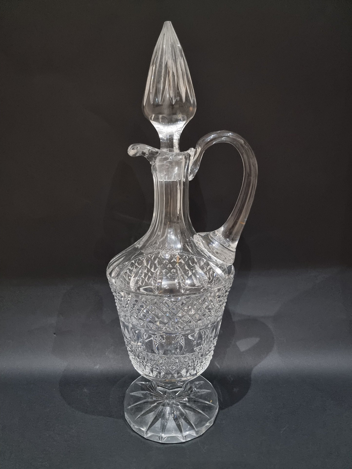 Stunning vintage Crystal Glass Wine Decanter