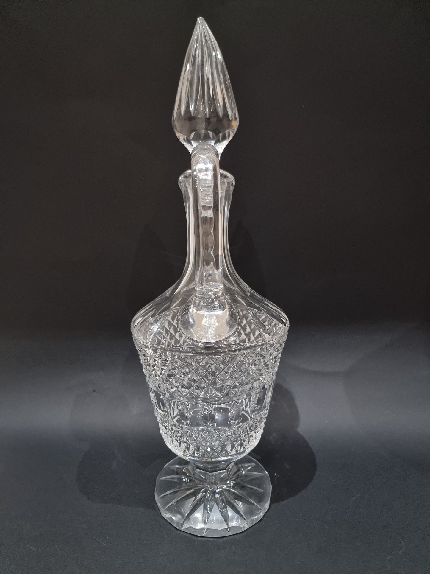 Stunning vintage Crystal Glass Wine Decanter