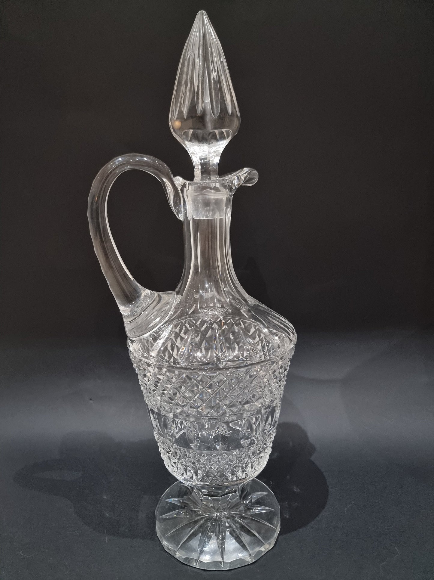 Stunning vintage Crystal Glass Wine Decanter